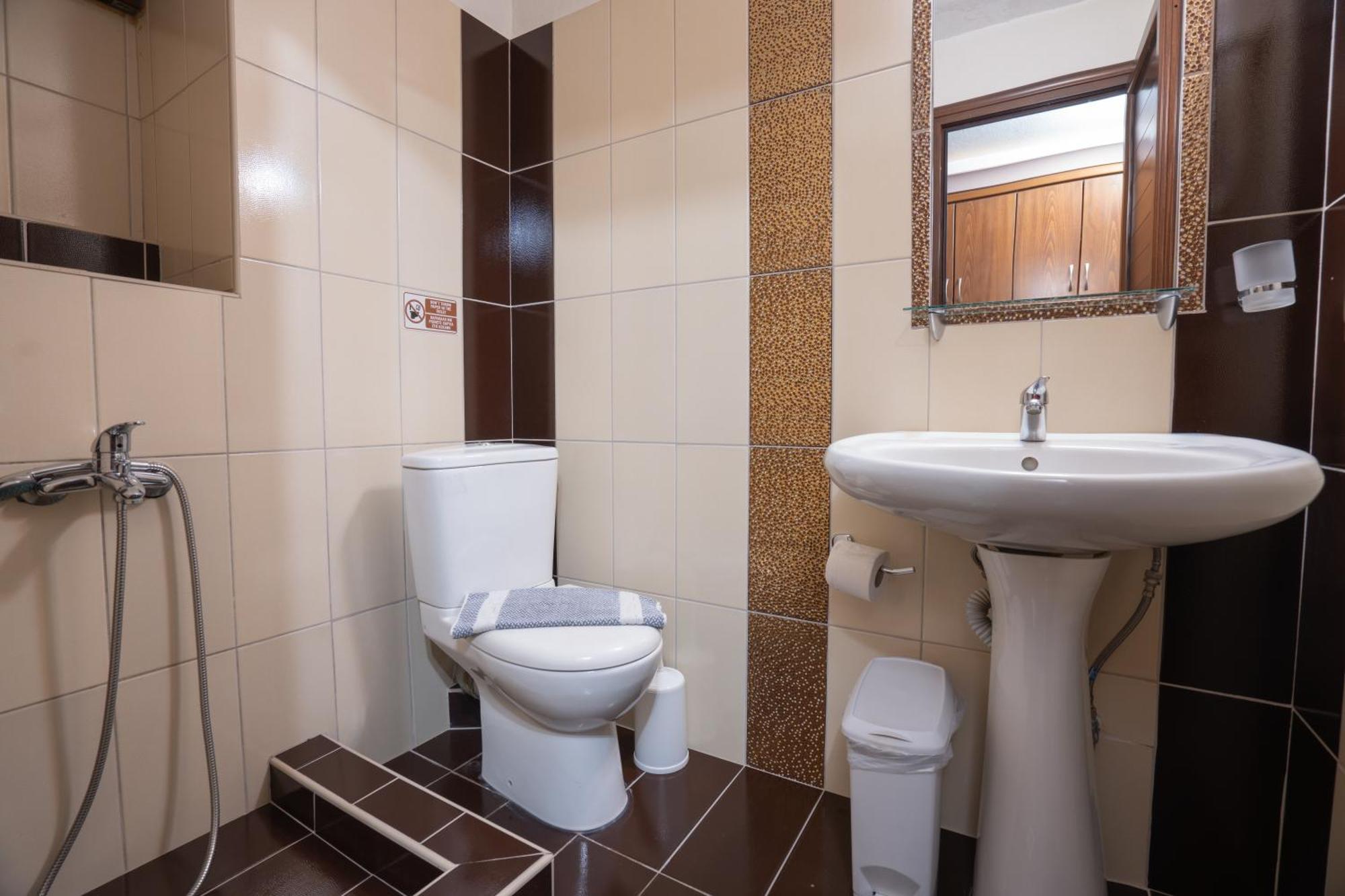 Káto Loutrákion Kallinikos Guesthouse מראה חיצוני תמונה