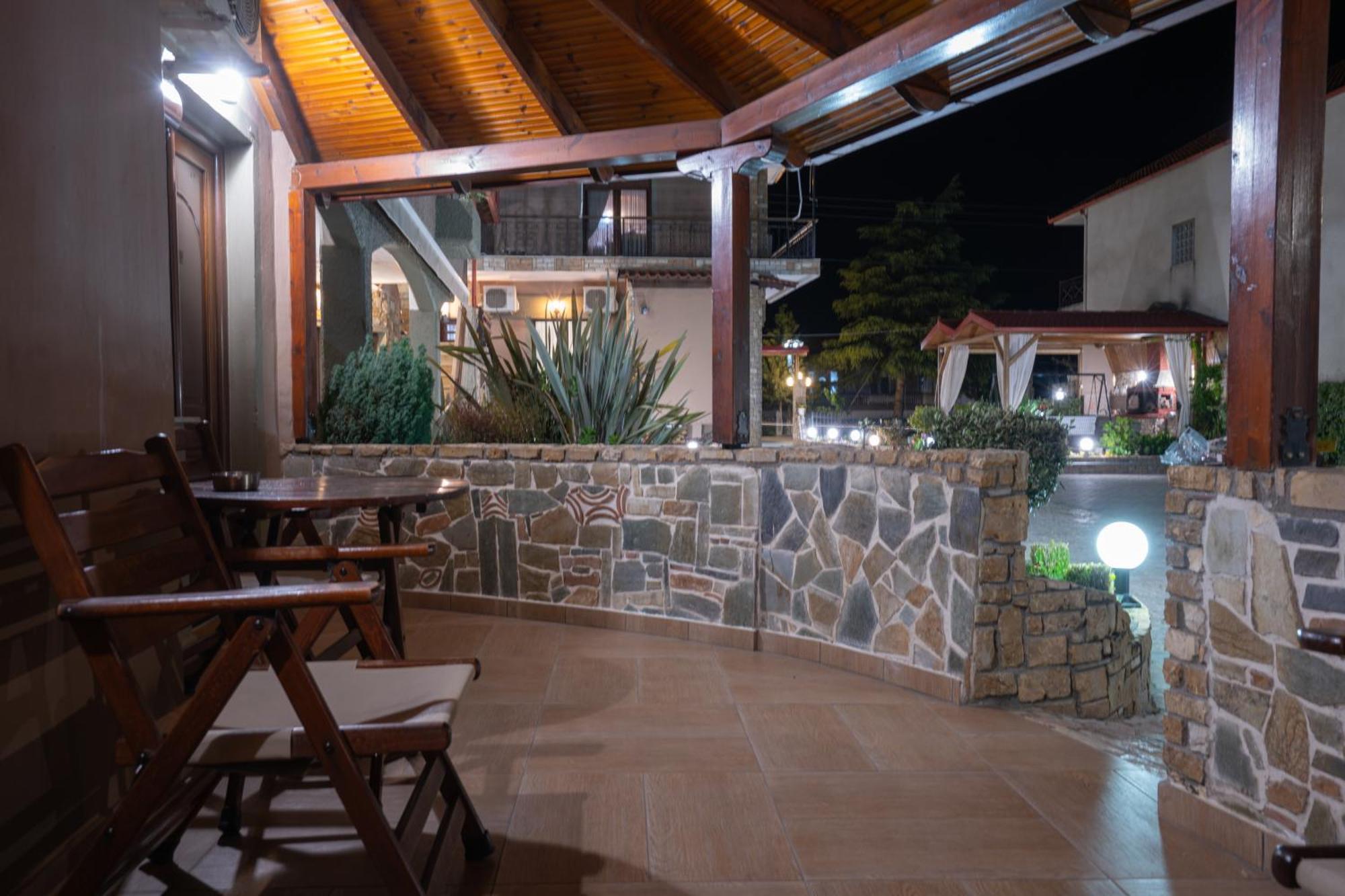 Káto Loutrákion Kallinikos Guesthouse מראה חיצוני תמונה