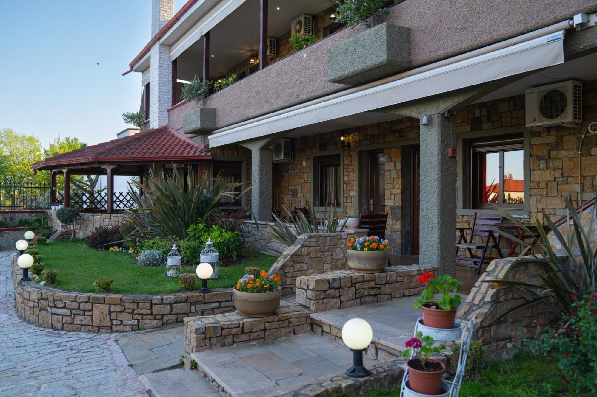 Káto Loutrákion Kallinikos Guesthouse מראה חיצוני תמונה