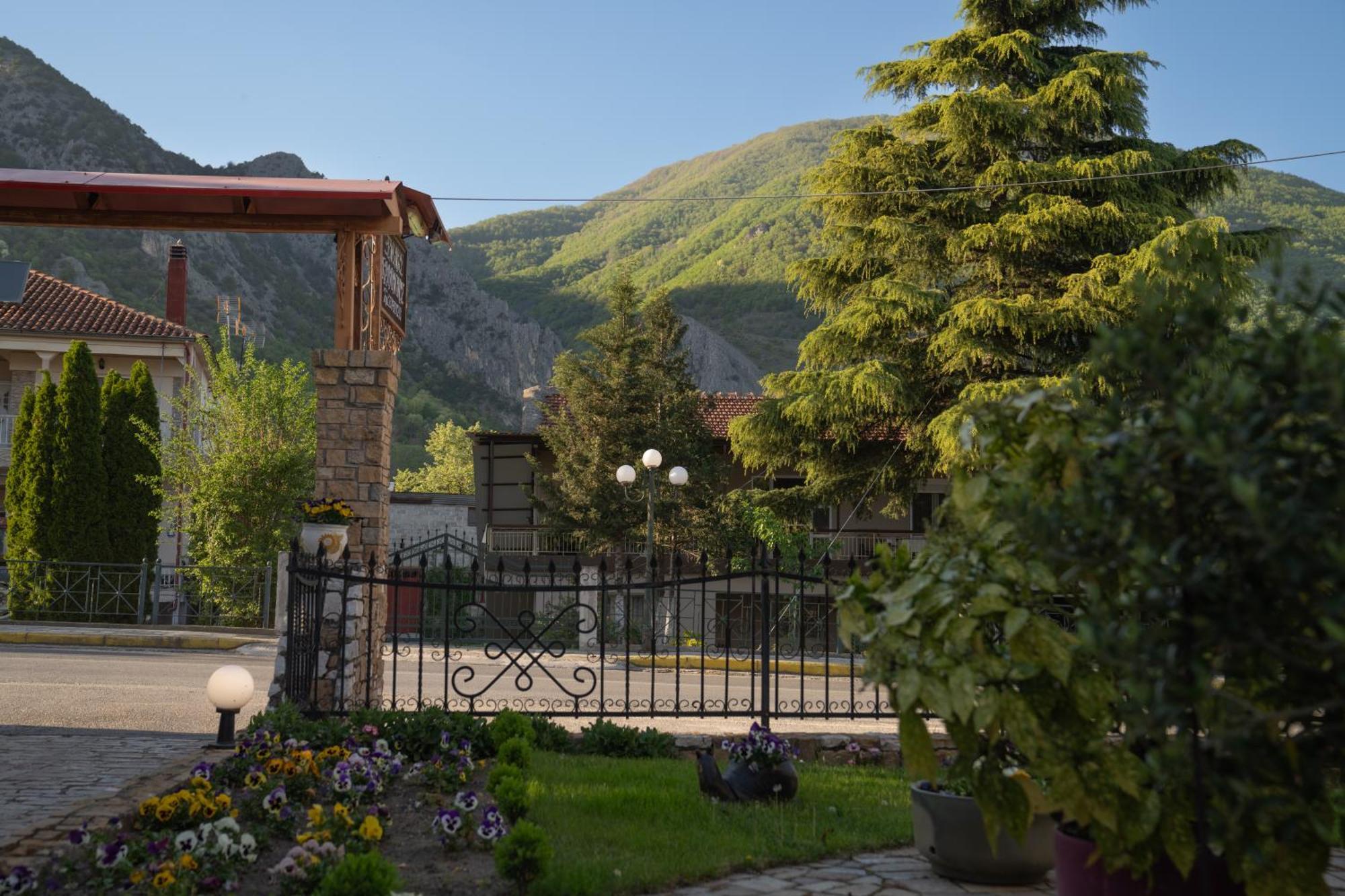 Káto Loutrákion Kallinikos Guesthouse מראה חיצוני תמונה