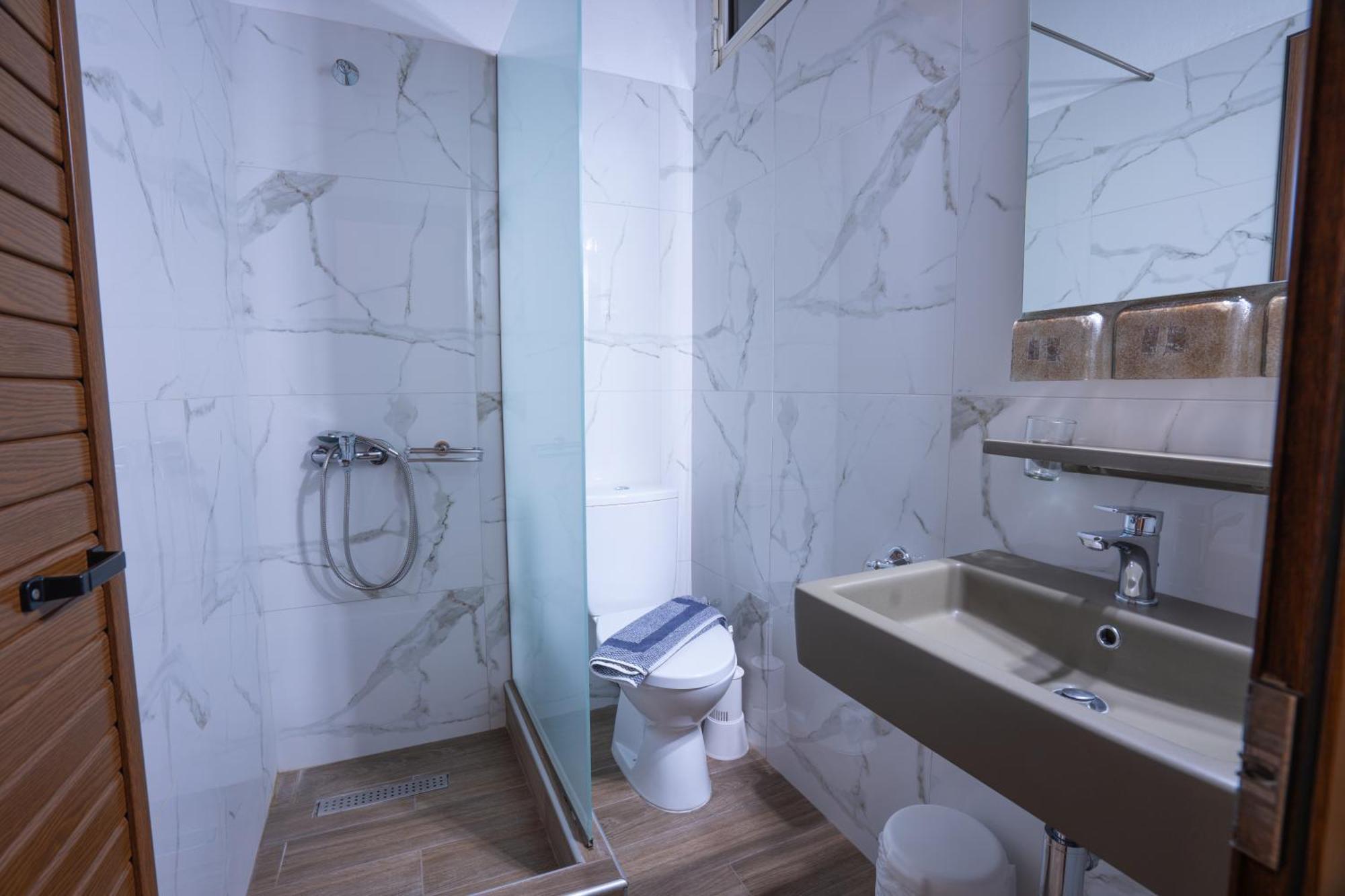 Káto Loutrákion Kallinikos Guesthouse מראה חיצוני תמונה