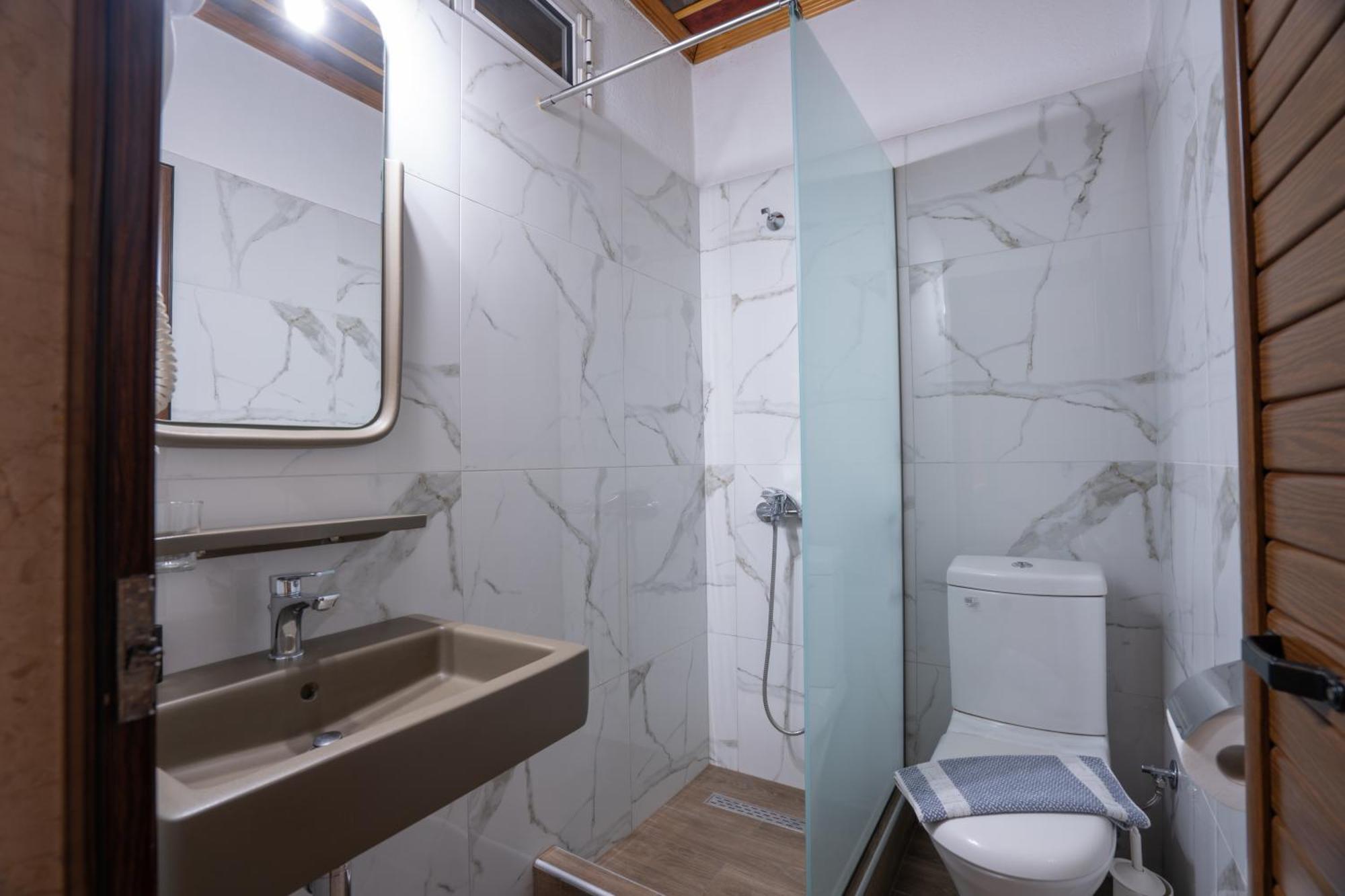 Káto Loutrákion Kallinikos Guesthouse מראה חיצוני תמונה