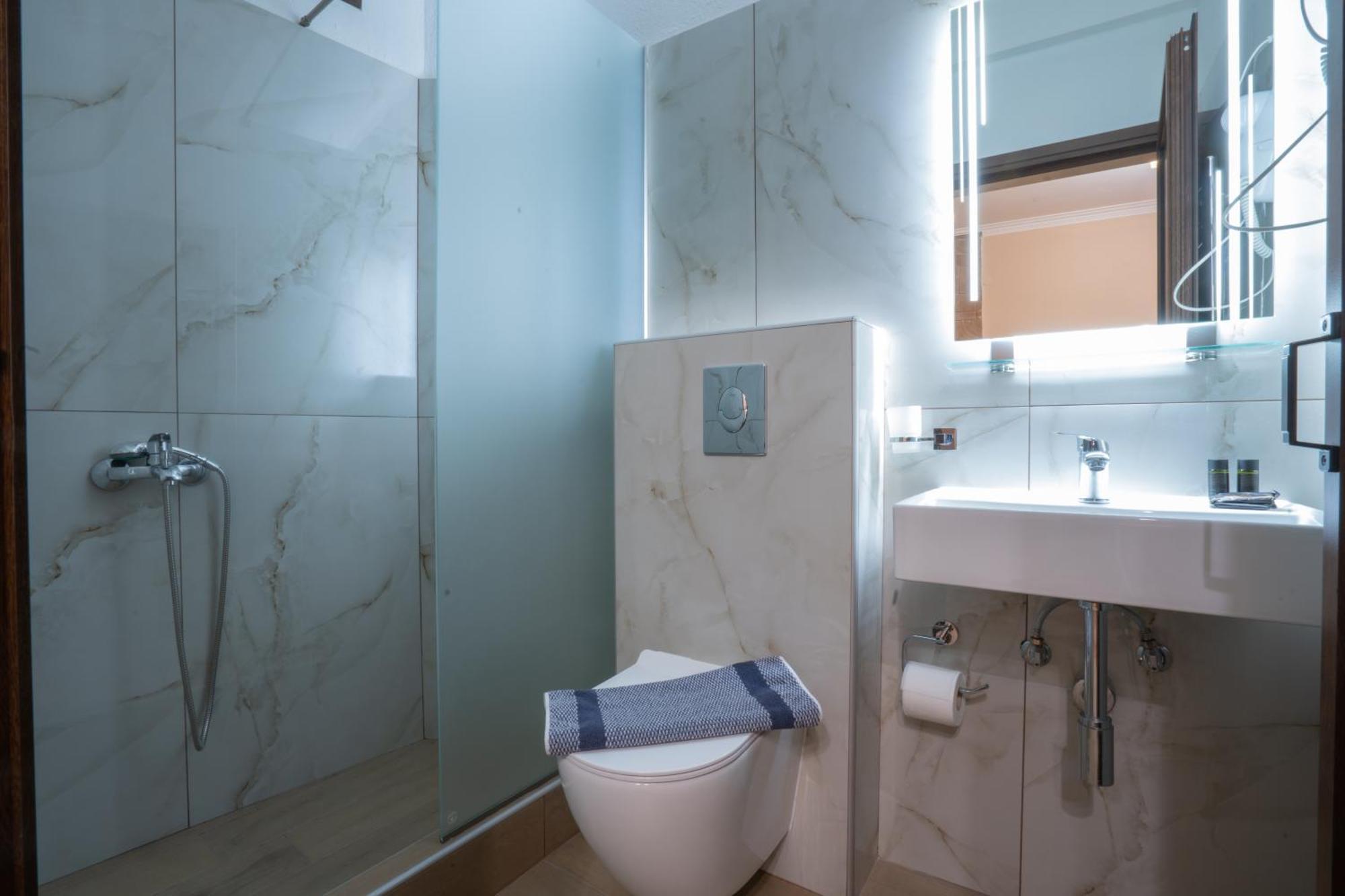 Káto Loutrákion Kallinikos Guesthouse מראה חיצוני תמונה