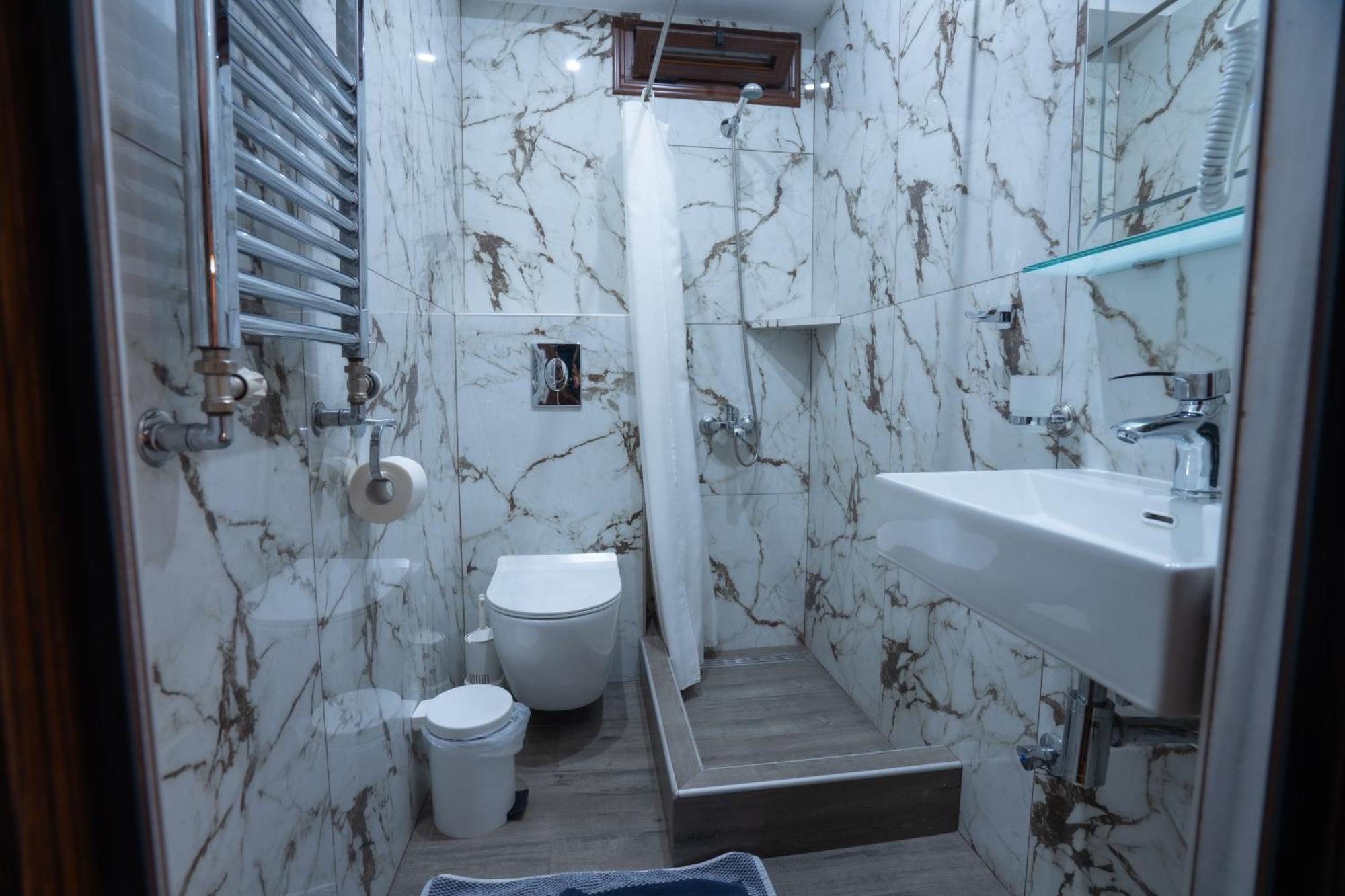 Káto Loutrákion Kallinikos Guesthouse מראה חיצוני תמונה