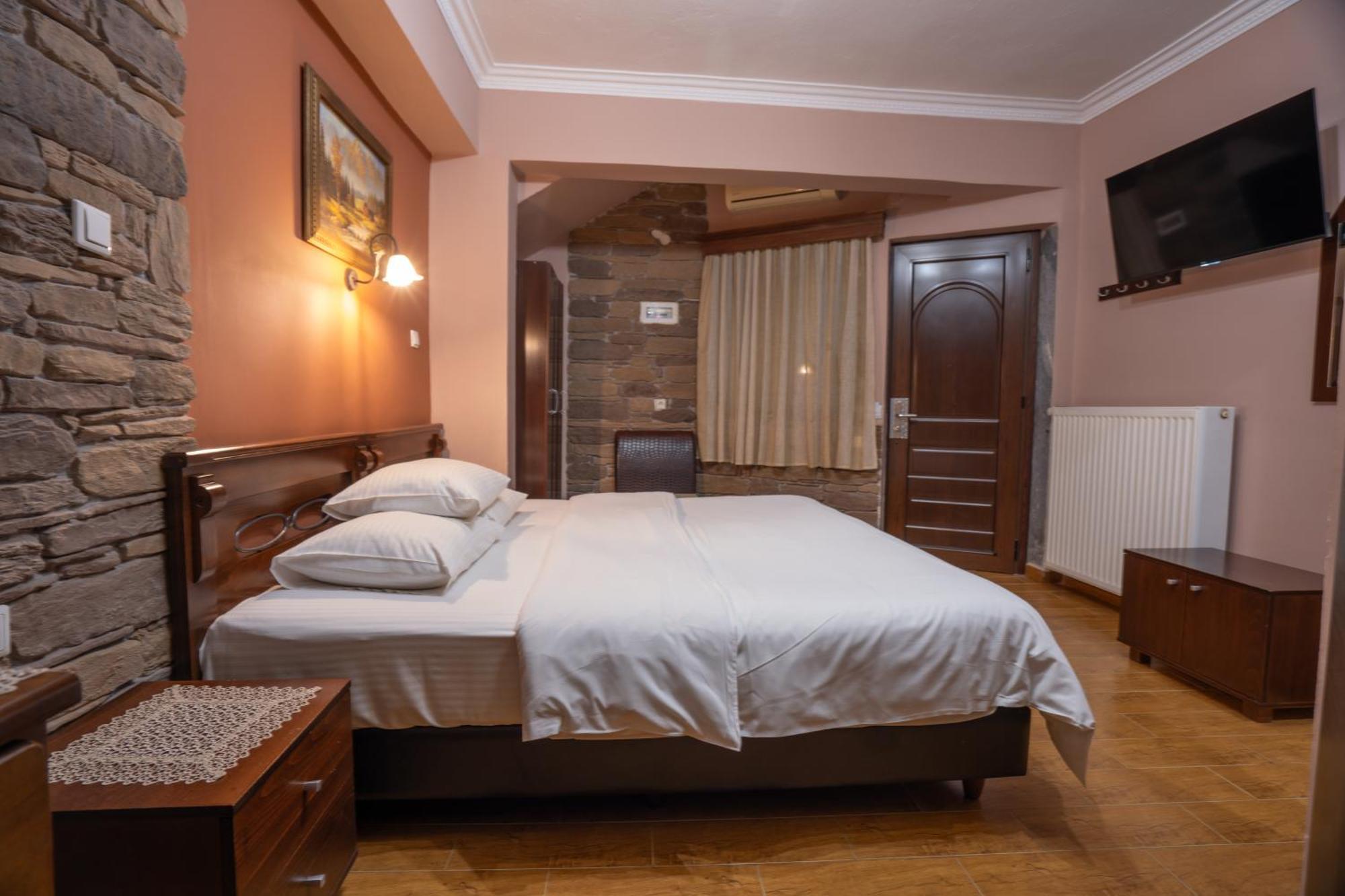 Káto Loutrákion Kallinikos Guesthouse מראה חיצוני תמונה